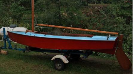 1964 C Lowndes Johnson Comet Day Sailer 16'  , on trailer port side view