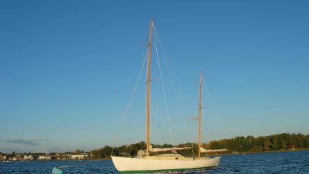 Rozinante Herreshoff design 1969, in water port side view