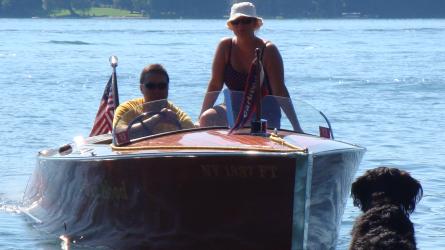 1934 GarWood 18' Split-Cockpit Runabout, bow starboard view in water