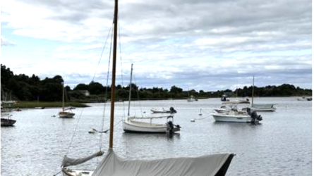 Haven daysailer, moored