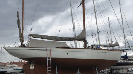 CLEVER was built in 1927 by Chantiers Chassaigne, La Rochelle, France. 