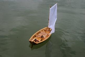 Bob Sack's Catspaw Dinghy model boat