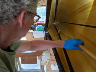 Joining the two halves of the hull was the most mysterious task for a new builder. That's a long way to push the resin!