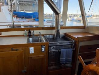 Well Maintained True Classic Grand Banks, view inside