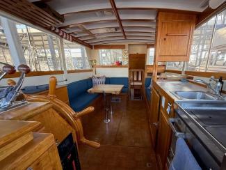 Well Maintained True Classic Grand Banks, view inside