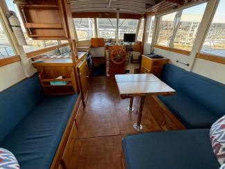 Well Maintained True Classic Grand Banks, view inside