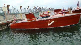 1934 GarWood 18' Split-Cockpit Runabout, docked starboard side view