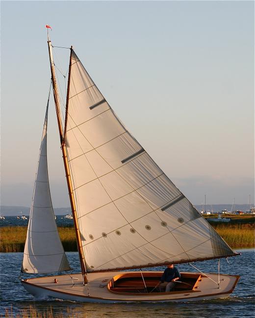 TULIP, gaff rigged centerboard knockabout sloop under sail in Bluefish River, Duxbury, MA, USA