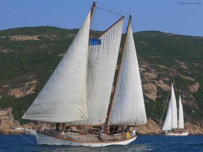 Black Dolphin sailing in Hong Kong in ABC 2015 Classic Yacht Race