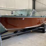 1966 Century Arabian 19’ Ford Interceptor 285hp, port side view
