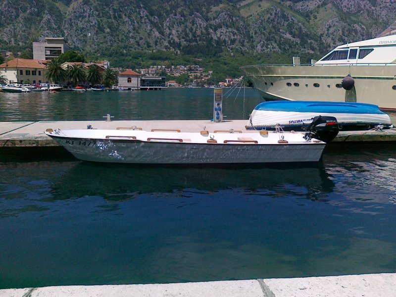 Zoran Bozovic designed and built this 14' motorboat. Zoran Bozovic designed and built this 14' motorboat.
