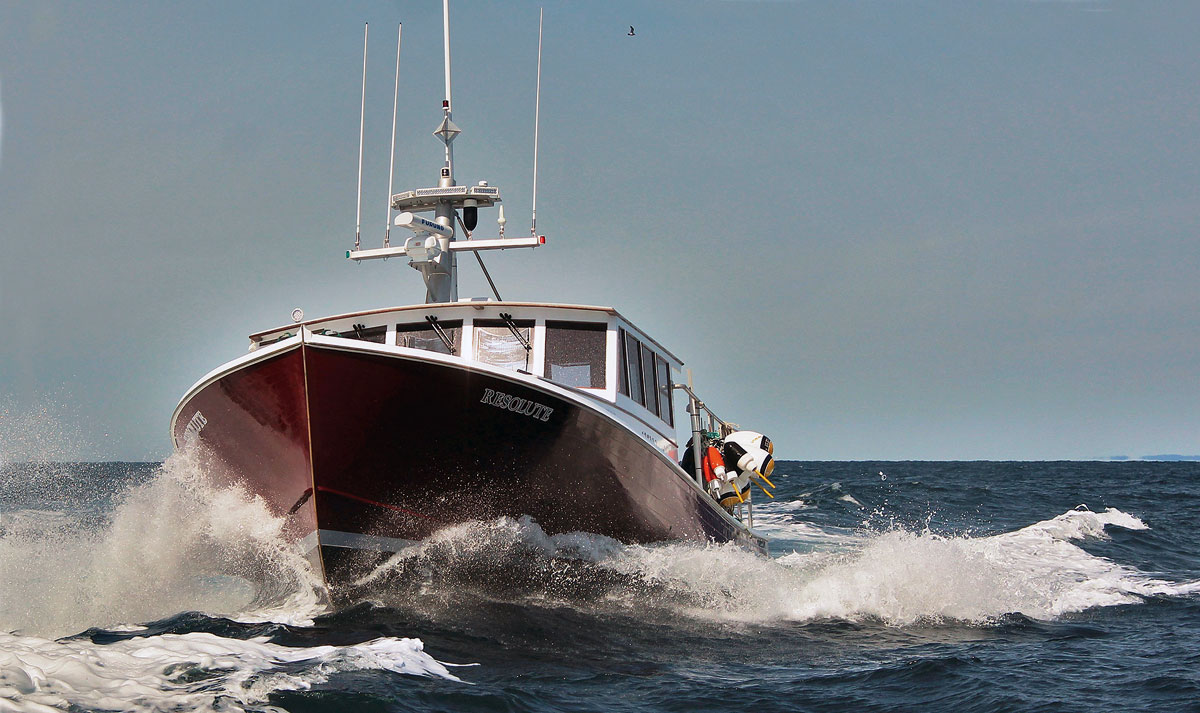 RESOLUTE leaving Stonington Harbor