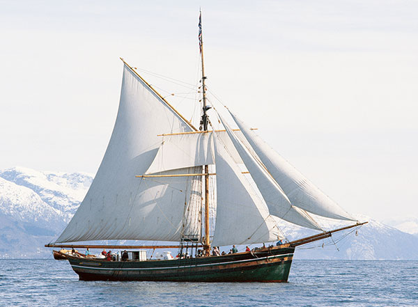 MATHILDE sailing