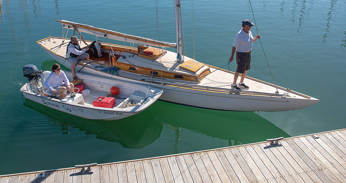 The ROUTE 66 crew maneuvers to the dock.