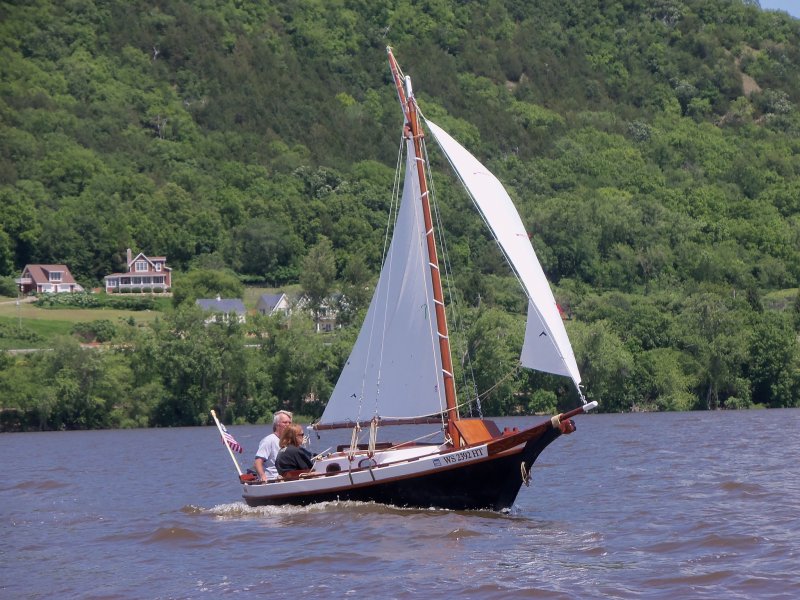 building a pond yacht