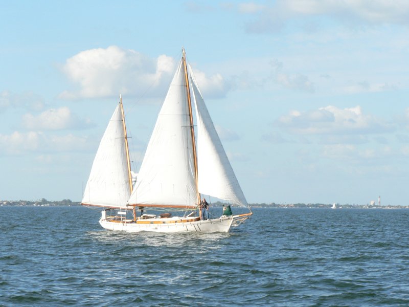 EQUINOX Herreshoff Nereia full sail