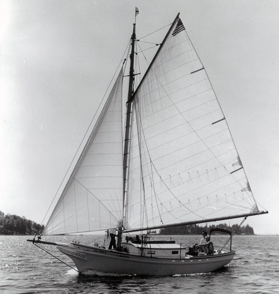 ETTA MAY sailing photo