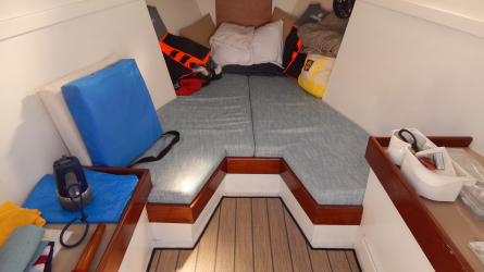Chesapeake Bay Cruiser, v berth inside view