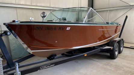 1966 Century Arabian 19’ Ford Interceptor 285hp, port side view