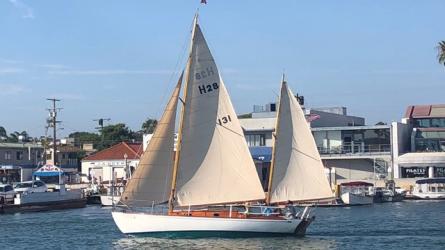 Herreshoff Original H-28 Bright Star Herreshoff Original H-28 Bright Star, undersail portside view