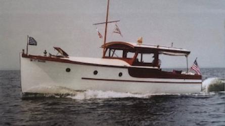 1938 Elco Marinette Cruiser – Naulakha, underway bow port side view
