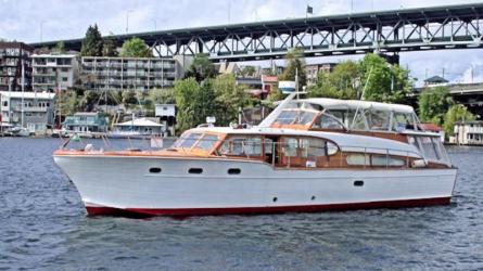 HOLIDAY IV, Chris-Craft Conqueror. Photo courtesy Classic Yacht Assn.