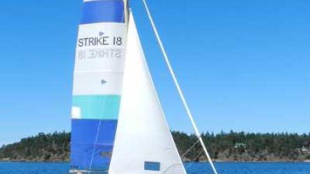 Strike 18 trimaran