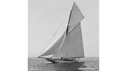 The NY70 YANKEE sailing.