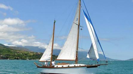 30ft sailing ketch BRUXA DO MAR