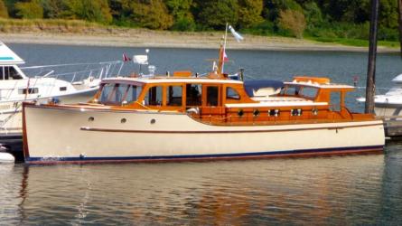 WHAT A WONDERFUL WORLD ex-RINTA, bridgedeck cruiser.