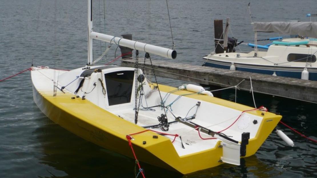 i550 sailboat review