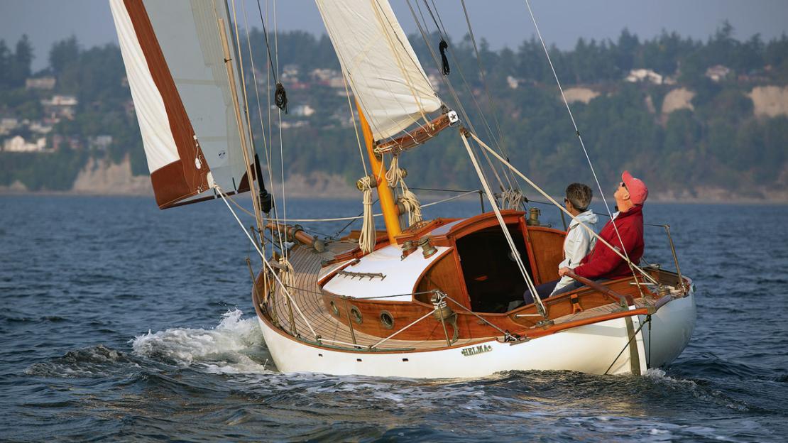 HELMA sailing.