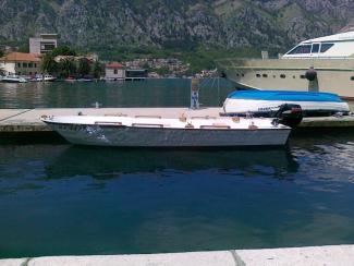 Zoran Bozovic designed and built this 14' motorboat.