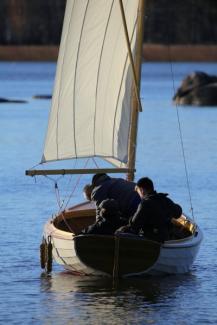 Långedragsjulle 10 sailing.