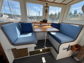 1972 Custom Sedan Cruiser, seating area