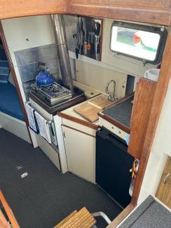 1972 Custom Sedan Cruiser, kitchen