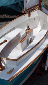 16' Catbird, view from above looking down to bow