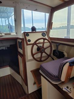 2008 27' custom cruiser, wheel