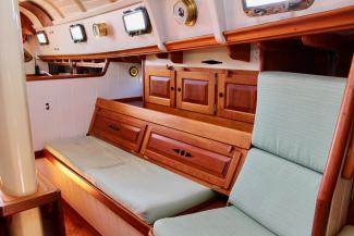 2012 40' Gartside Yawl, seating area