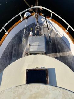 1973 PNW Trawler Live Aboard, bow view from above