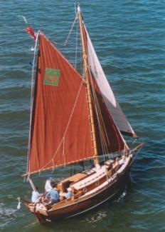 Austral: 29' wood/epoxy cruising cutter An Old Captivity  