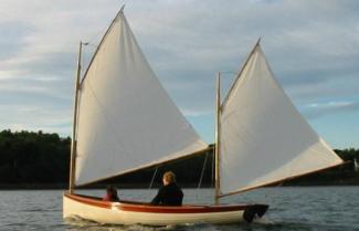Coquina under sail