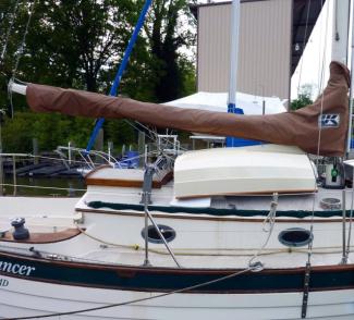 Nesting atop a small cruiser