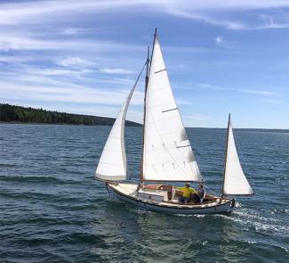 Sailing Blue Hill Bay