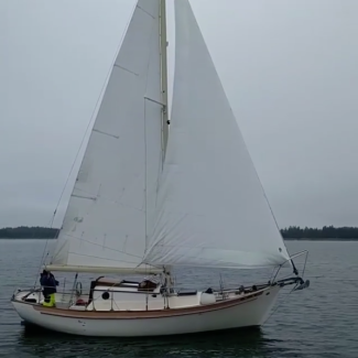 NEW MOON (Gillmer/Cady sloop).