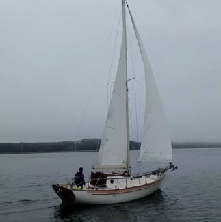 Thomas Gillmer 27' sloop NEW MOON.