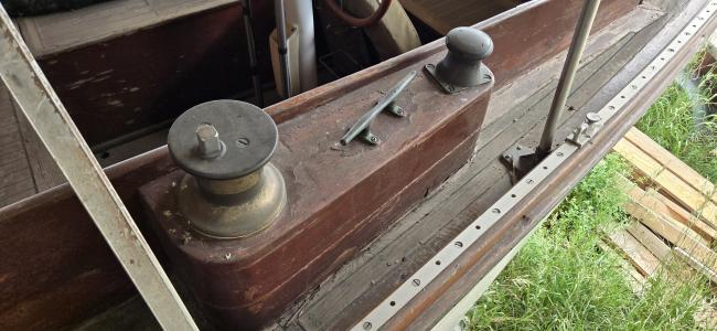 32' Rhodes sloop, view of side, cleat