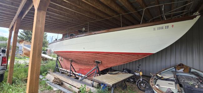 32' Rhodes sloop, on the hard starboard side view