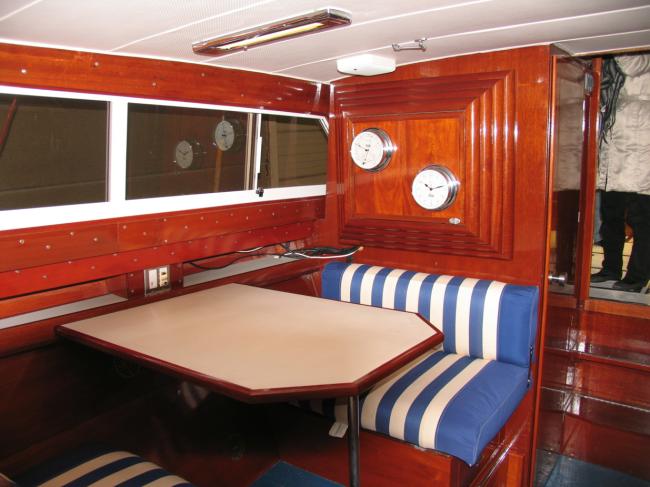 1963 Chris-Craft Futura 33', view of table and seating area