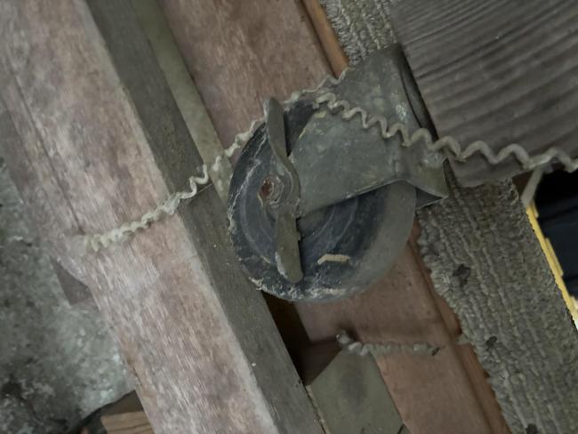 Boat Dollie, Used to refinish boats